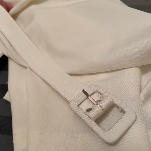 Beautifully tailored pencil dress in Ivory - Picture 5 of 10